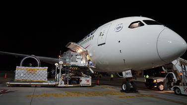 Llegó a Costa Rica avión con donación de China para proteger al personal médico de CCSS del coronavirus