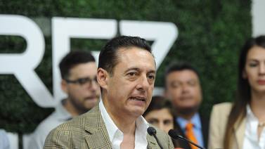 Álvarez Desanti propone prohibir importación de vehículos de combustible a partir del 2035