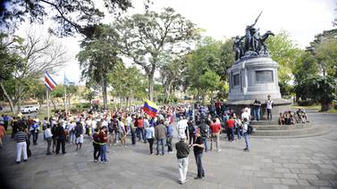 Venezolanos en Costa Rica se sienten esperanzados ante posible salida de Maduro
