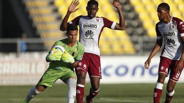 Portero de Liberia lloró en su debut por emoción y tristeza de recibir cinco goles