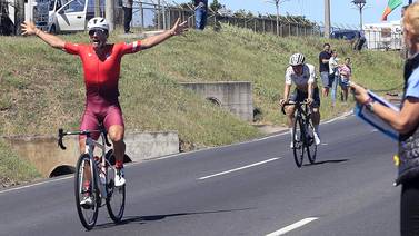 Ciclista tico del Real Estelí protagoniza momento emotivo como ganador de insólita etapa en la Vuelta a Costa Rica 