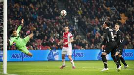 Esteban Alvarado recibe cuatro goles en derrota ante el PSV 