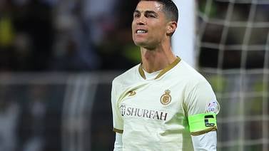 Cristiano Ronaldo, furioso por su expulsión, casi agrede al árbitro