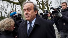 Michel Platini llega a la FIFA para apelar su suspensión