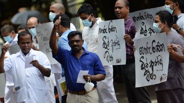 El presidente de Sri Lanka quiere un gobierno de unidad para salvar la economía