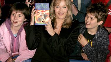 La escritora J.K. Rowling cumple 50 años en la cúspide de su éxito