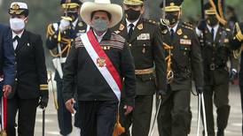 Pedro Castillo asume mando militar y llama a la unidad de los peruanos