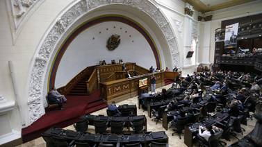 Parlamento de Venezuela denuncia 'asalto' de constituyentes a salón de sesiones