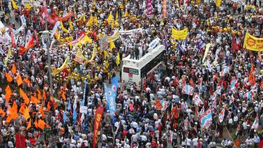 Manifestantes turcos reclaman destitución de los jefes de policía de Estambul y Ankara