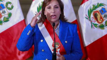 Dina Boluarte pide al Congreso adelantar elecciones a 2023 ante crisis en Perú