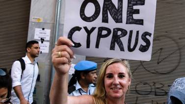 Chipriotas griegos y turcos se reúnen de nuevo en Suiza para negociar reunificación