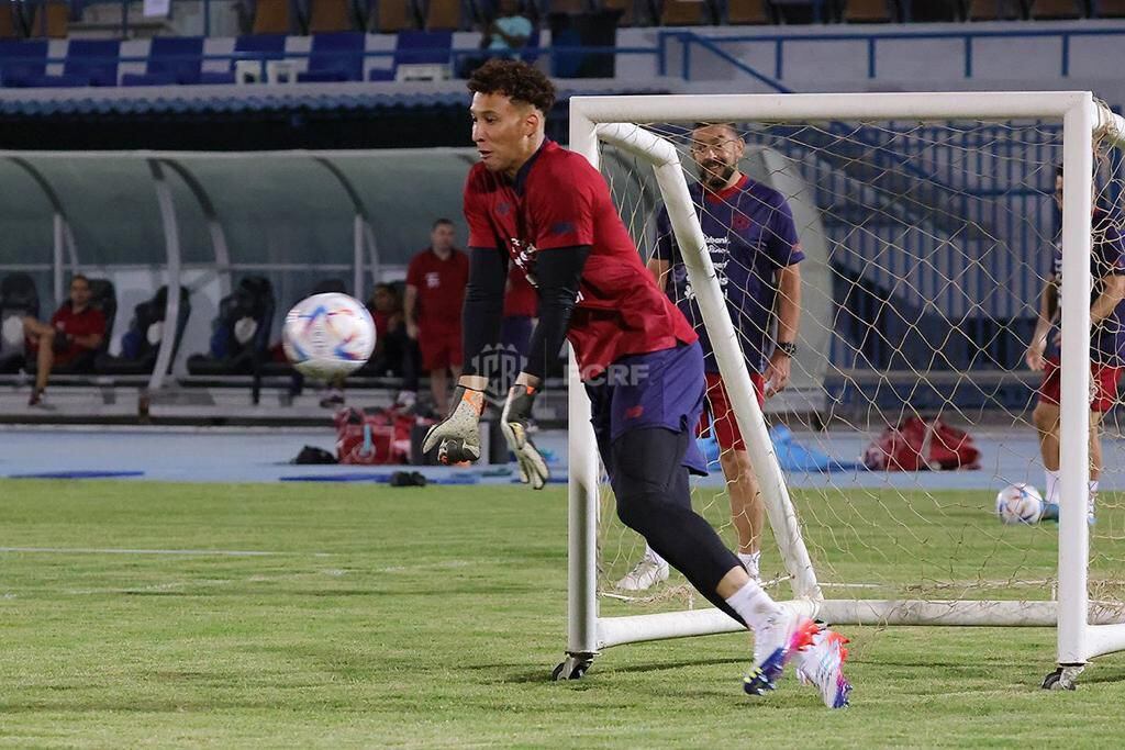 En la Selección de Costa Rica piensan en la victoria el jueves ante Iraqy llegar al Mundial sin derrotas. El arquero Patrick Sequeira entrena fuerte con el equipo. (Foto cortesía Federación Costarricense de Fútbol).