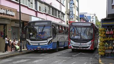 CTP retrasa exigencia de normas de calidad en buses, taxis y tren