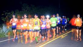 Maratón de Tamarindo: entre la oscuridad y la neblina