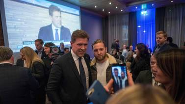 Primer ministro de Islandia sale debilitado luego de las  elecciones legislativas