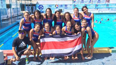 Waterpolo femenino domina a Guatemala en torneo centroamericano 