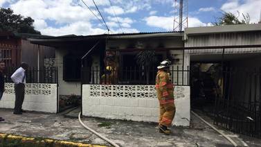 Vela de incienso provocó incendio en vivienda en Guadalupe