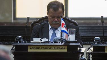 Exasesor de Abelino Esquivel revela que le dio unos ¢12 millones al diputado a lo largo de 40 meses