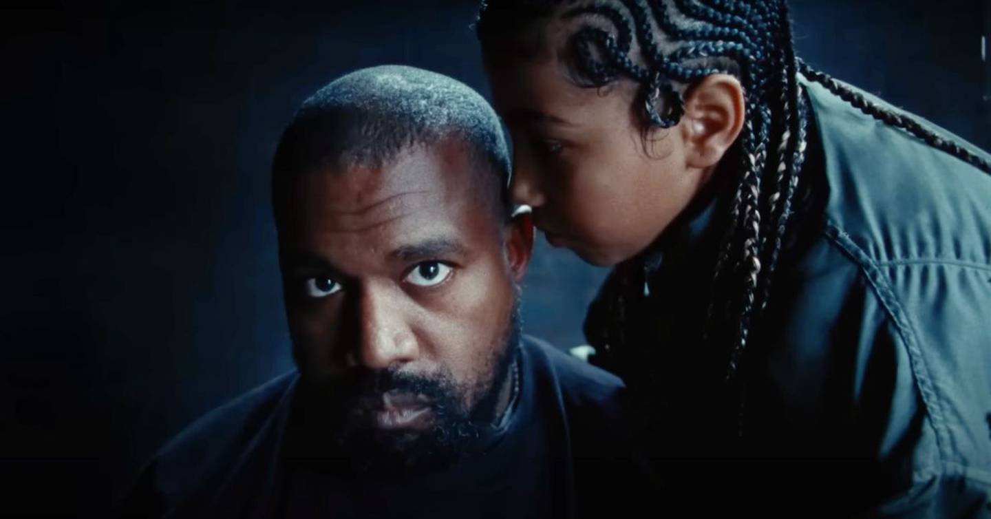 Kanye West publicó su canción 'Talking/Once Again' junto con su hija North West y el rapero Ty Dolla Sign.