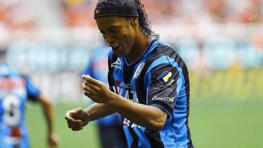 Preparador físico del Querétaro sobre Ronaldinho: 'No puedo ponerlo a correr porque no le gusta' 
