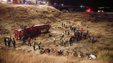 Al menos once muertos y 39 heridos en un accidente de autobús en España