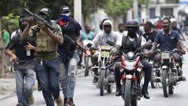 Policías de Haití atacan un cuartel militar y matan a dos soldados
