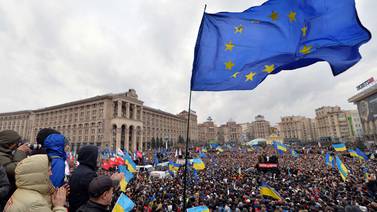  Sigue presión por renuncia del presidente de Ucrania