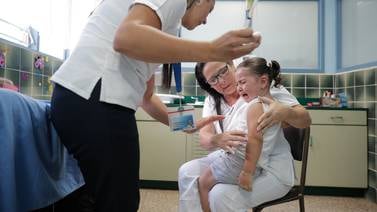 Se buscan niños sin vacunar: técnicos de CCSS van casa por casa para luchar contra un virus que puede matar  