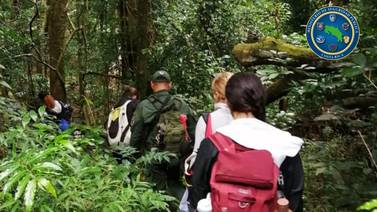 21 caminantes sorprendidos en ingreso ilegal al volcán Rincón de la Vieja