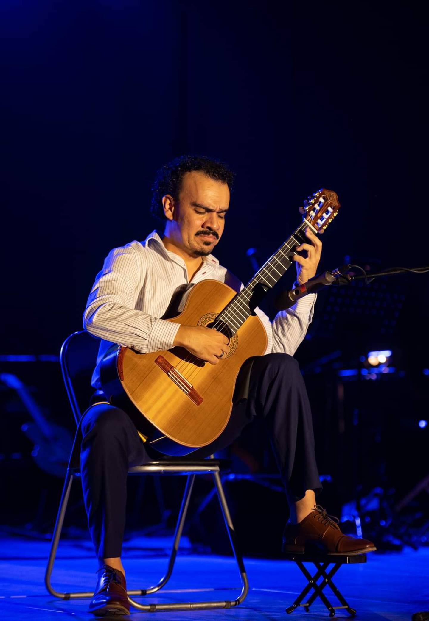 Alejandro Gómez Ovares hizo historia al ganar la medalla de oro en las Olimpiadas de Guitarra, en Grecia. Foto: Cortesía