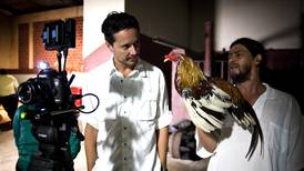 HBO compra a Neto Villalobos los derechos del filme 'Por las plumas'