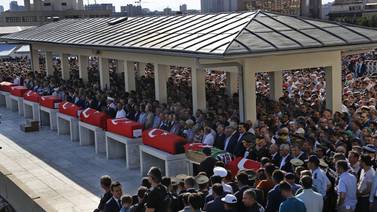 Turquía detiene a miles de soldados, jueces y fiscales