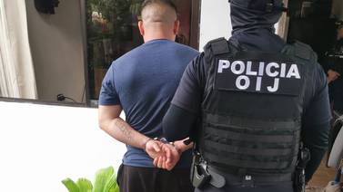 Cae pareja sospechosa de venta de droga en Guápiles