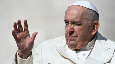 Papa Francisco retoma su agenda tras descansar un día debido a una fiebre