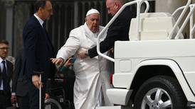 Papa Francisco permanecerá hospitalizado por una ‘infección respiratoria’
