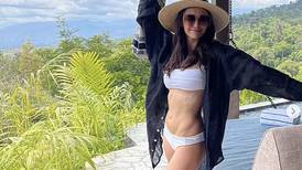 Nina Dobrev disfruta sus vacaciones en Costa Rica