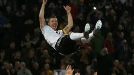 Lukas Podolski tumbó a Inglaterra en su despedida de la selección alemana