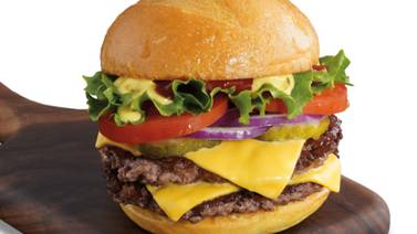 ¡Buenas noticias para las amantes de las hamburguesas! Smashburger llegó a Escazú