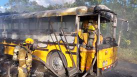 Otro bus se quema, esta vez en Río Cuarto de Alajuela