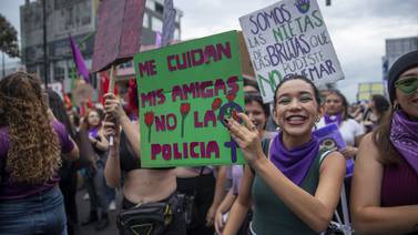 Mujeres claman en San José contra violencia y machismo