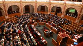 Parlamento de Hungría ratifica adhesión de Finlandia a la OTAN