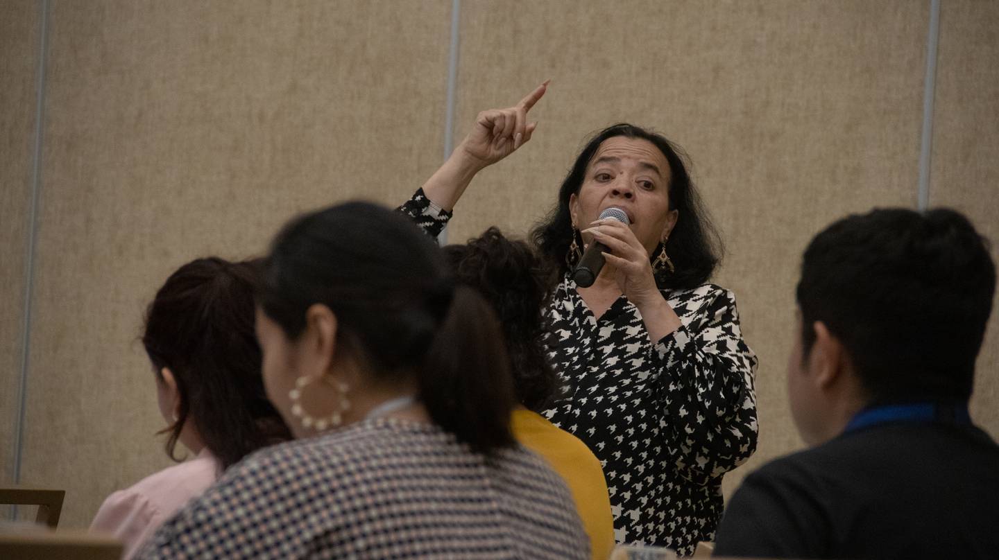 Escuchar, aprender, crecer y hacer equipo, fueron parte de los objetivos de la Expoferia de Sociedad Civil en Costa Rica: “Un encuentro entre sociedad civil nicaragüense y costarricense”, que se realizó en el Centro Nacional de Convenciones. En la foto, Lludely Aburto, directora ejecutiva de la Asociación Red Local