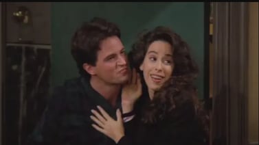 Chandler y Janice en ‘Friends’: Así se despidió la actriz Maggie Wheeler de Matthew Perry