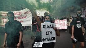 Partido neonazi griego Amanecer Dorado es declarado una organización criminal en histórico juicio