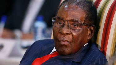 Mugabe rompe su silencio para lamentar un 'golpe de Estado' en Zimbabue
