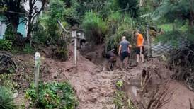 Deslizamiento afecta cuatro viviendas en La Unión de Cartago
