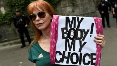 Ohio vota en referendo si incluye o no el derecho al aborto en su Constitución