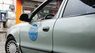 Gobierno ofrece 1.500 placas de taxi a porteadores