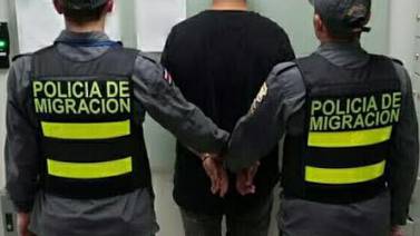 Policía arresta a sujeto buscado por presuntas estafas con viajes y partidos de fútbol a España