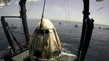 Astronautas retornan exitosamente a la Tierra en cápsula de SpaceX